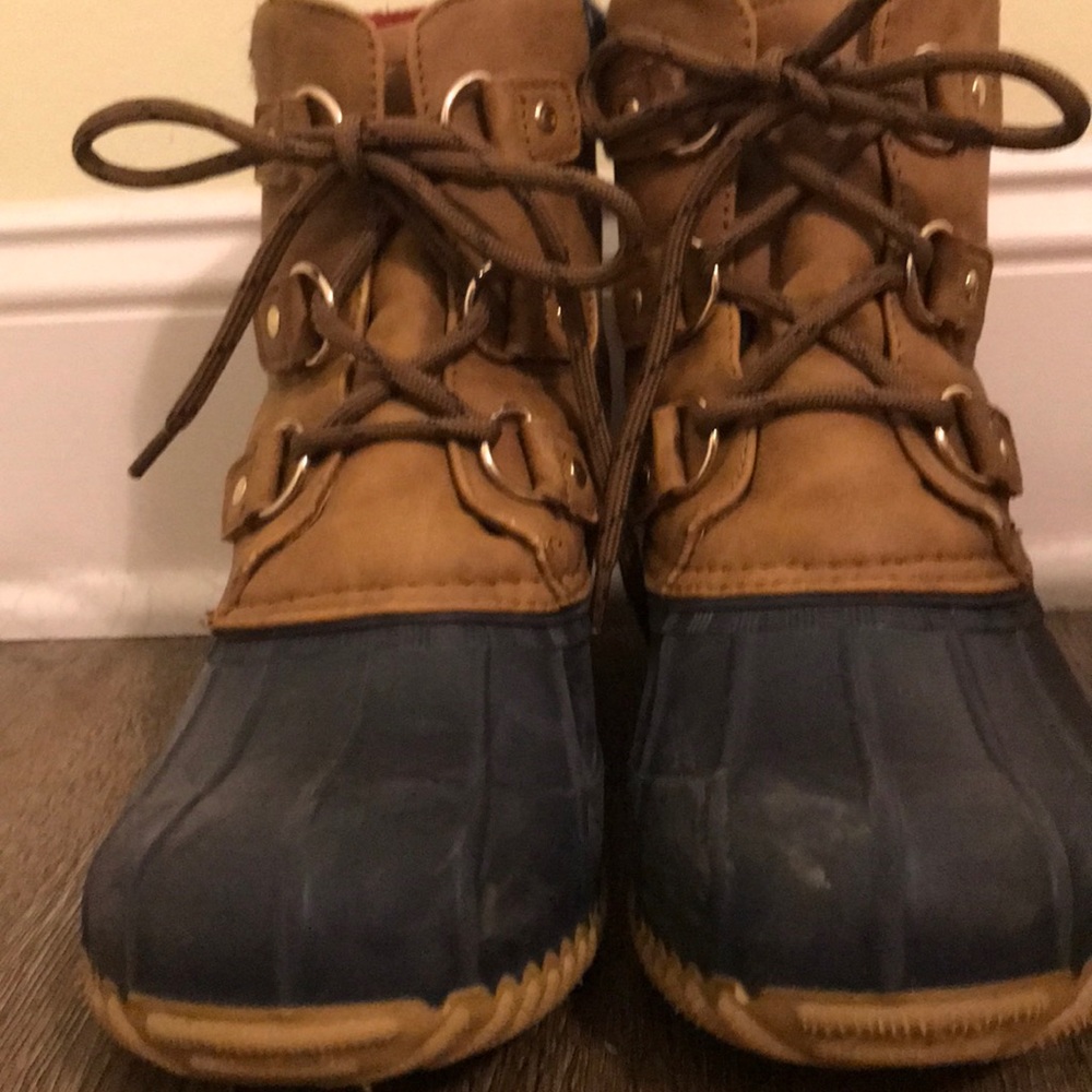 Tommy Hilfiger winter boots